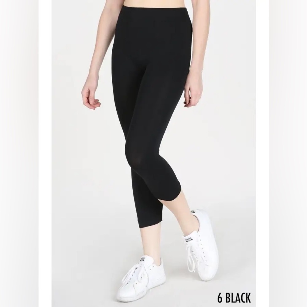NIKIBIKI Capri Leggings | Black | One Size